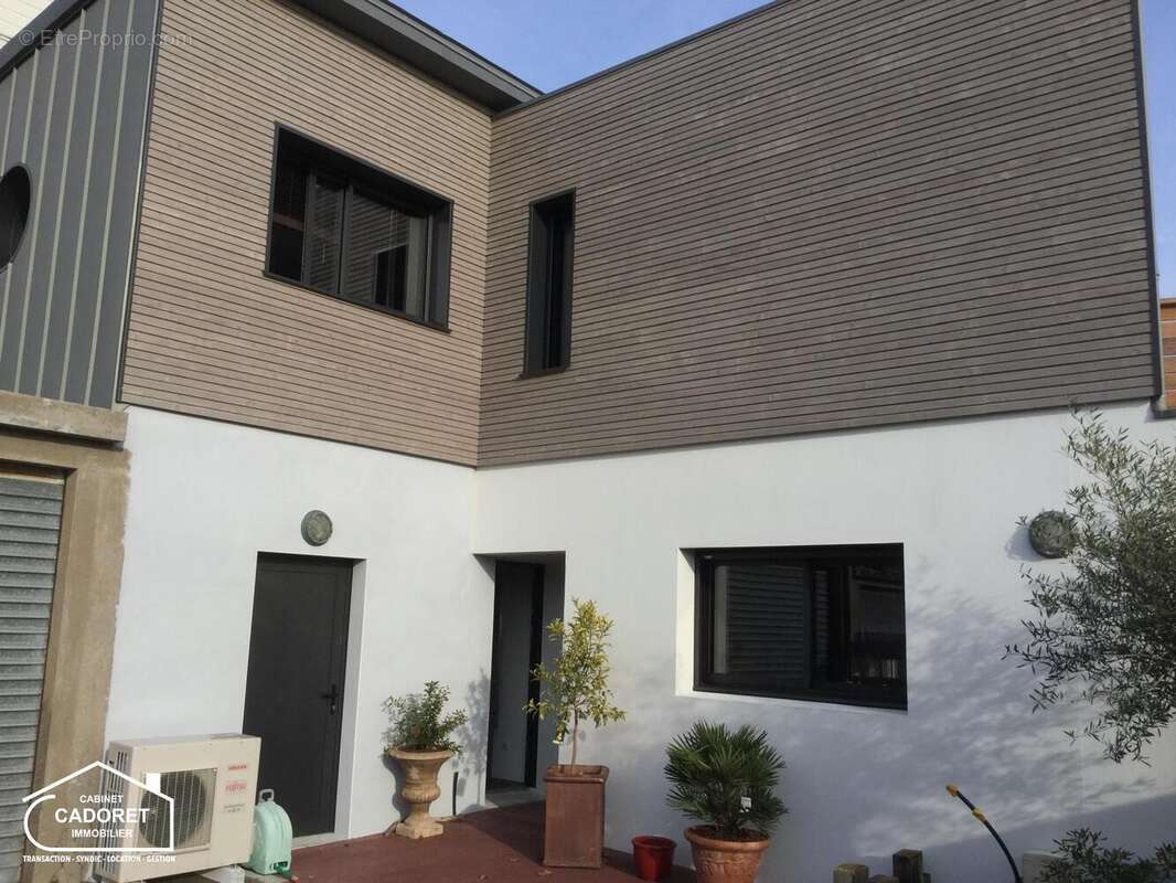   - Maison à PAIMBOEUF