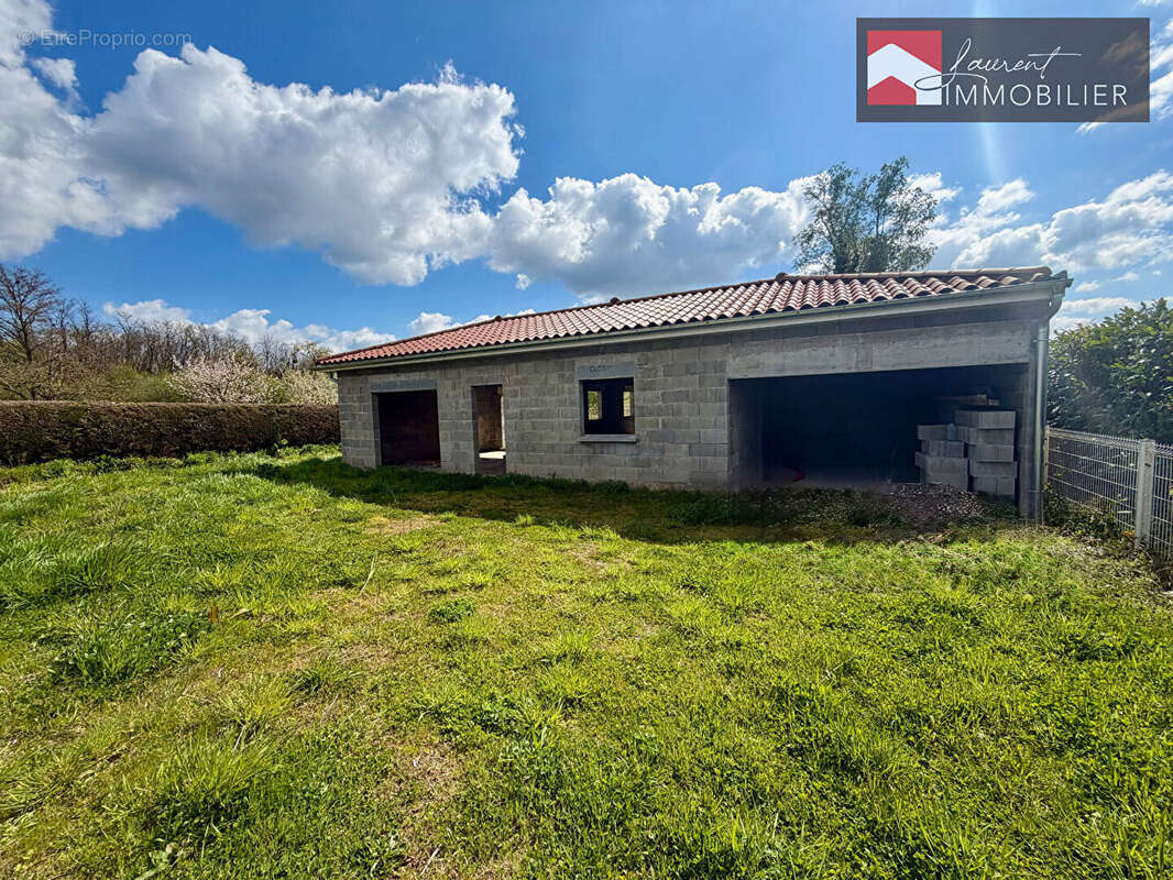 Maison à PONT-DE-VAUX