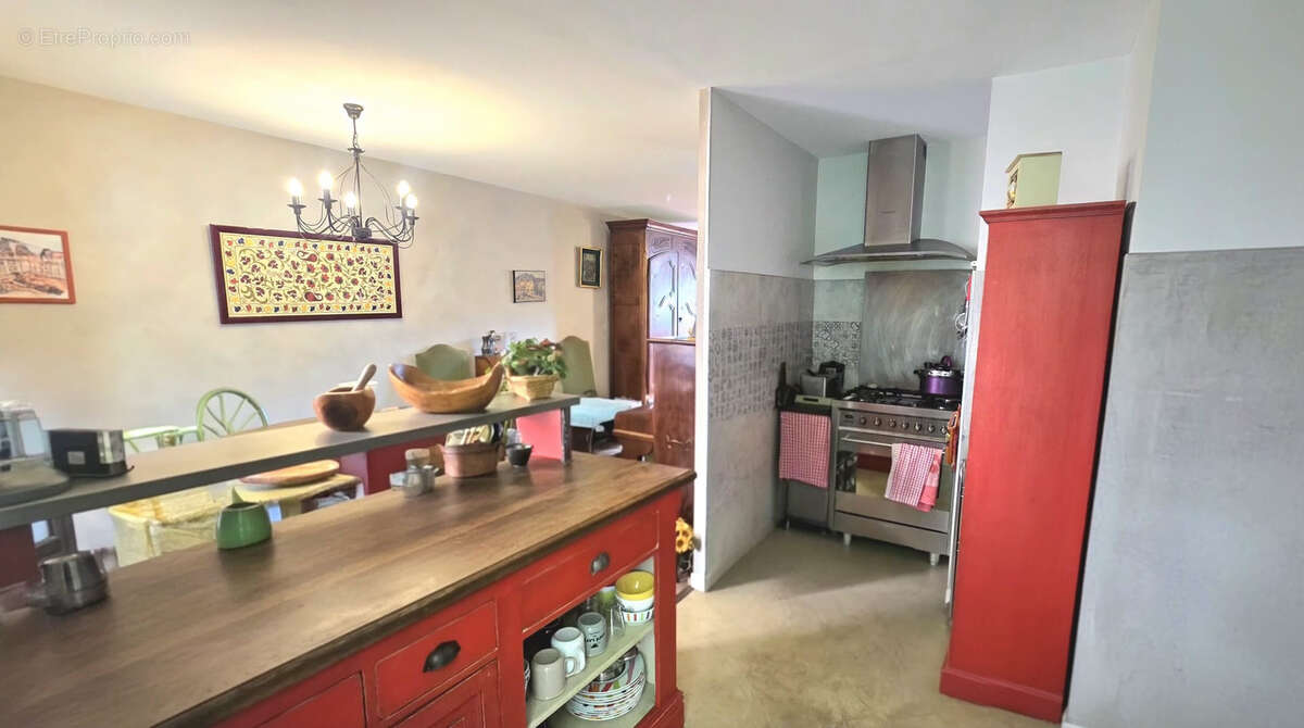 Maison à SOLLIES-PONT