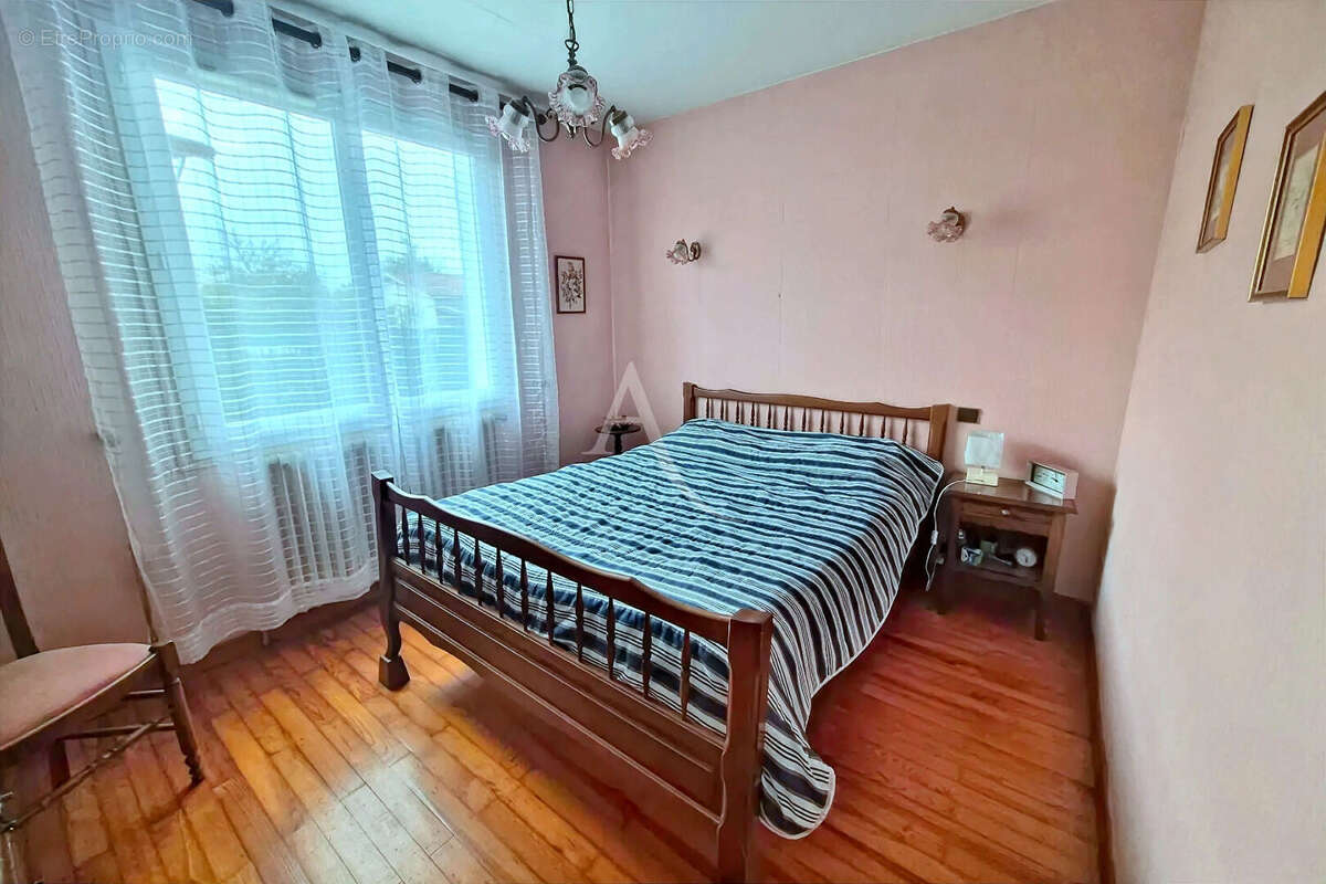 Maison à VILLENEUVE-DE-MARSAN