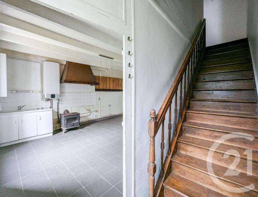 Maison à CHAILLAC-SUR-VIENNE