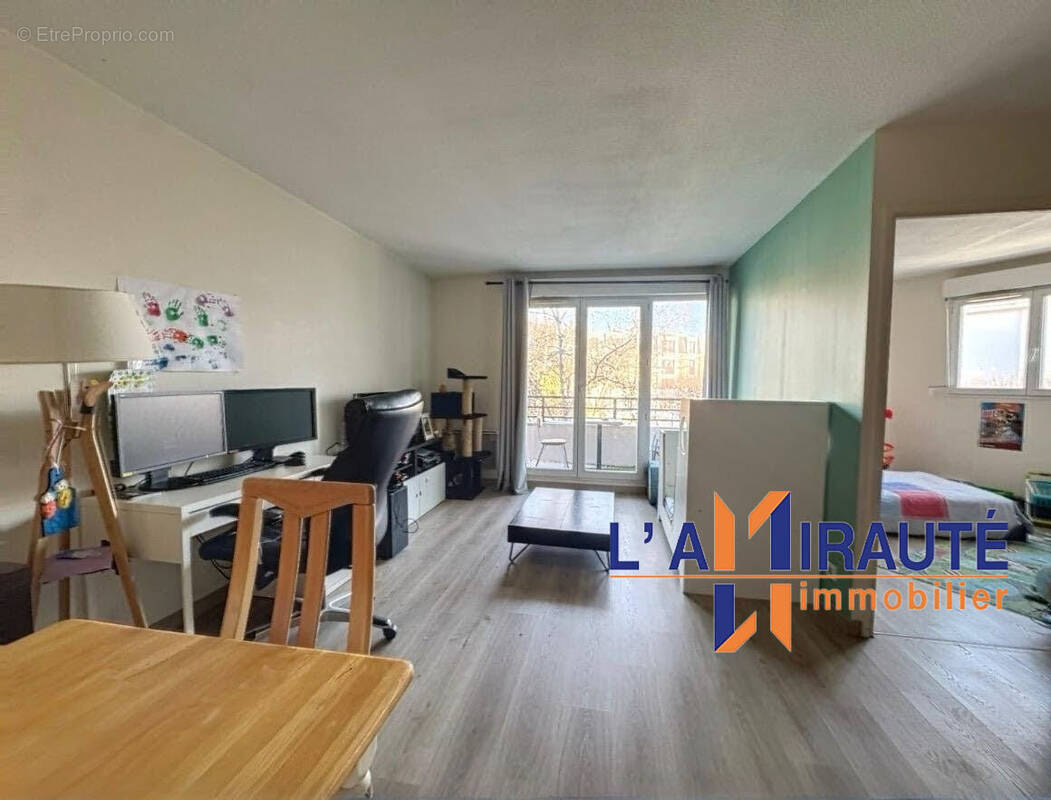 Appartement à HOUILLES