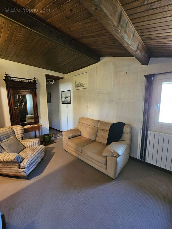 Maison à LA ROQUE-D'ANTHERON