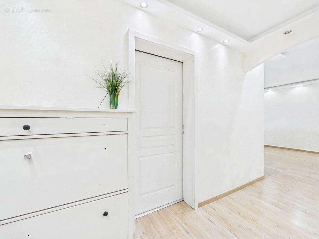 Appartement À Vendre - photo 2