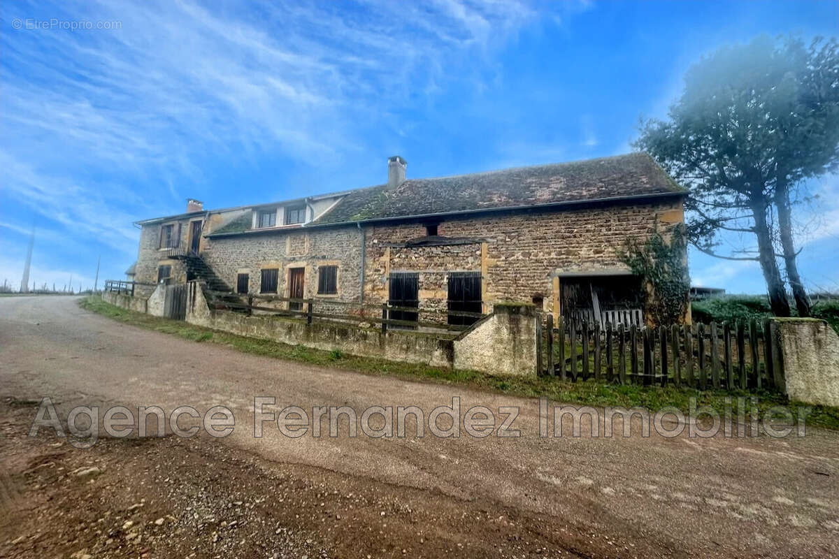 Maison 160 m² à Semur-En-Brionnais  - photo 4