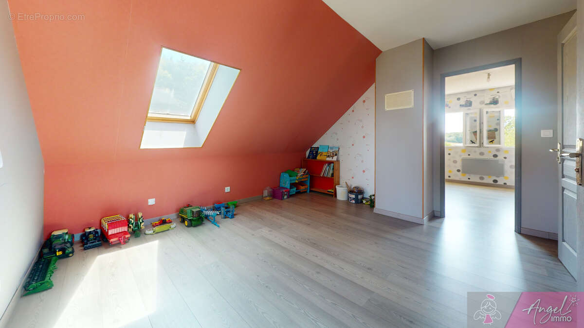 Maison romange sur terrain de 2427 m2 - photo 18