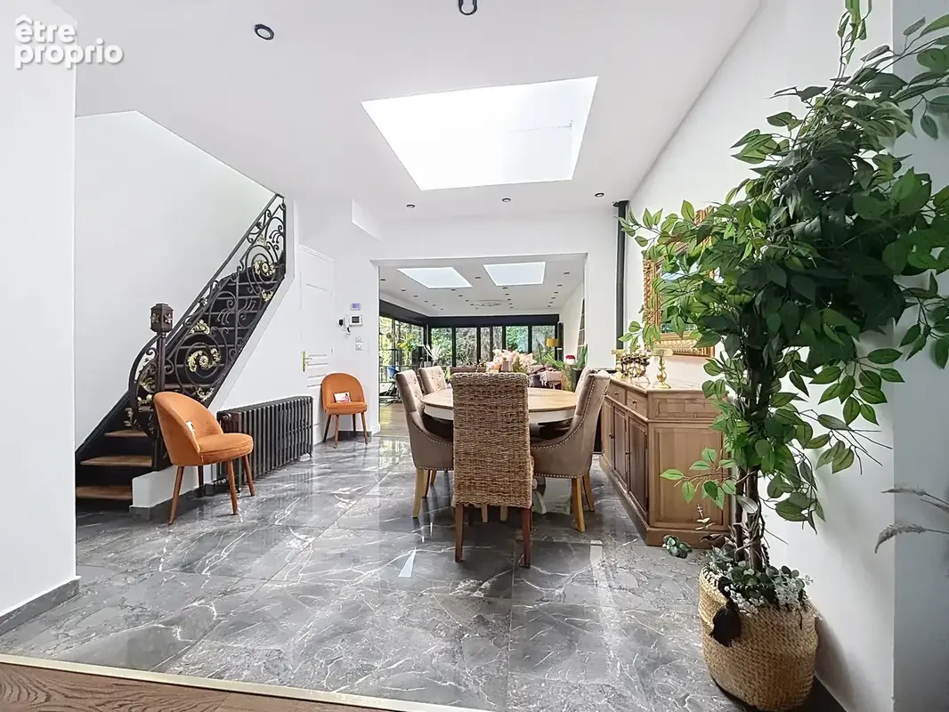 ROUBAIX   Très bon secteur  Maison familiale d’exception avec garage   180 m2   Aucun travaux - photo 4