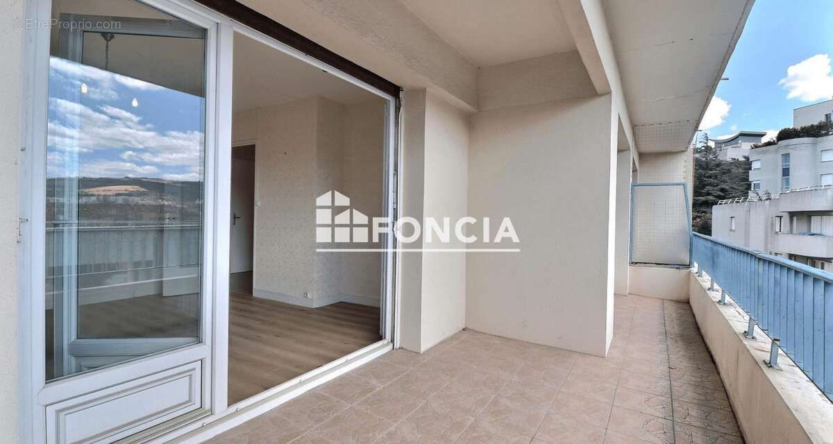 Appartement à SAINT-ETIENNE