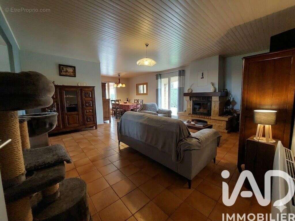 Photo 2 - Maison à LAGORCE