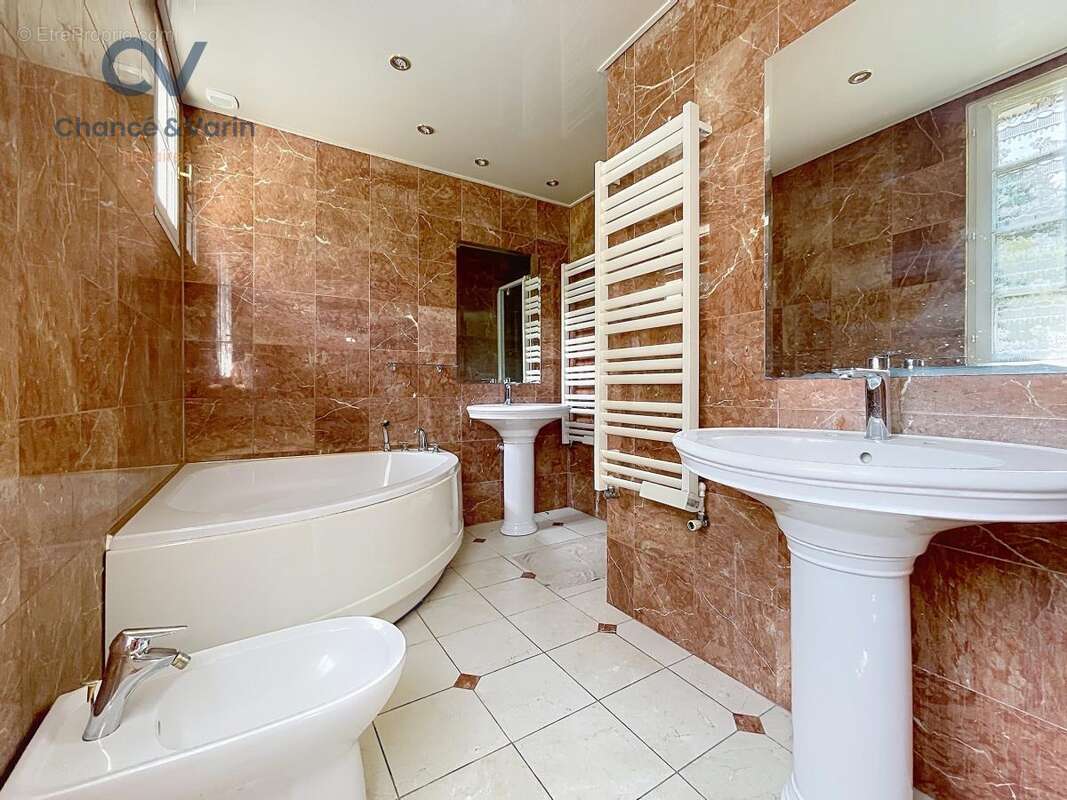 Maison 175 m² à Saint-Desir  - photo 6