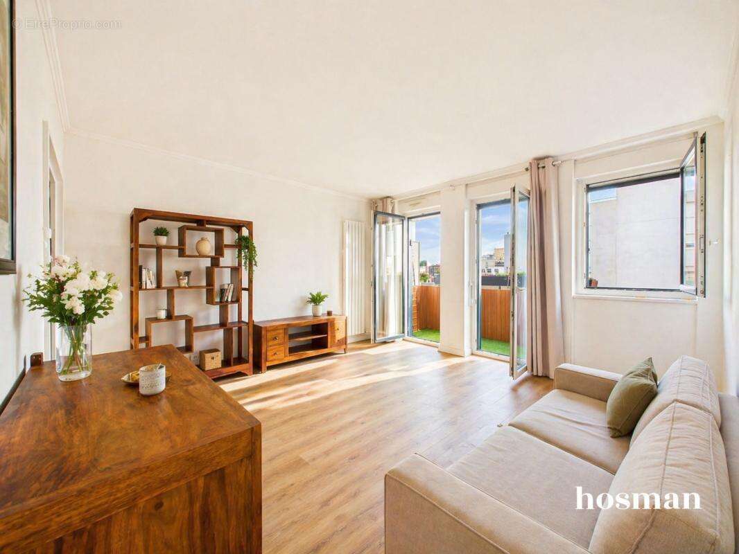 Appartement à COURBEVOIE