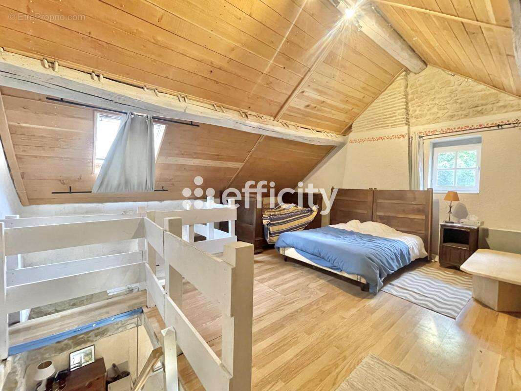 Maison à VARENNES-VAUZELLES