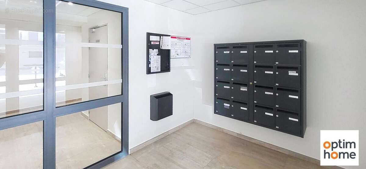 Appartement plain pied 50m2 environ - terrasse - place de parking privative - vendu meuble - photo 9