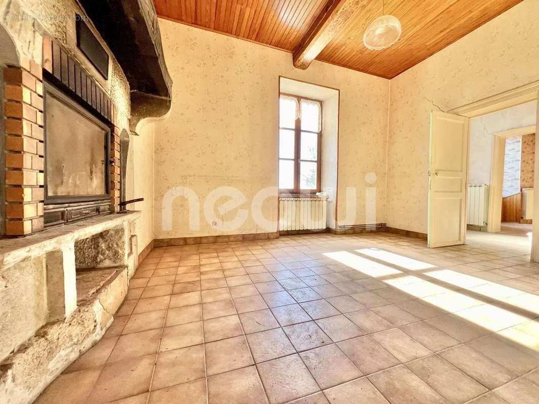 Maison à AIGUEPERSE