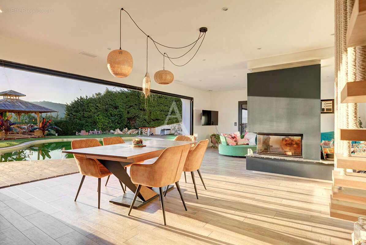 Maison à AURIBEAU-SUR-SIAGNE