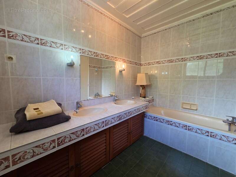 Maison à SAINT-DENIS