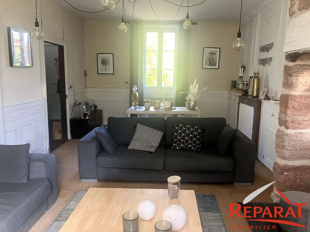 Maison à VARS-SUR-ROSEIX