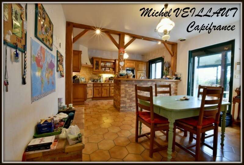 Dpt Allier (03), à vendre TREVOL maison P9 de 193 m² - Terrain de 2 505,00 m² - photo 3
