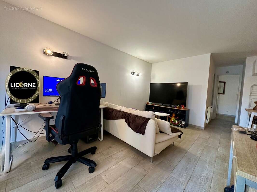 Appartement à LE PUY-SAINTE-REPARADE