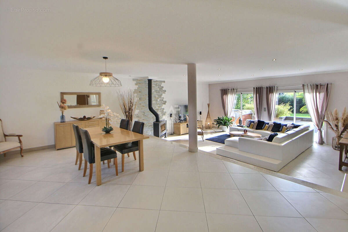 Maison à VAUX-SUR-SEINE