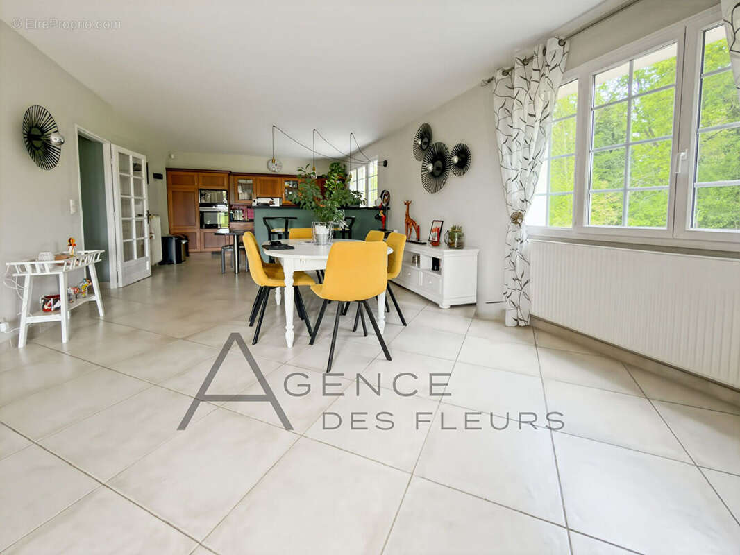 Maison à FRENEUSE