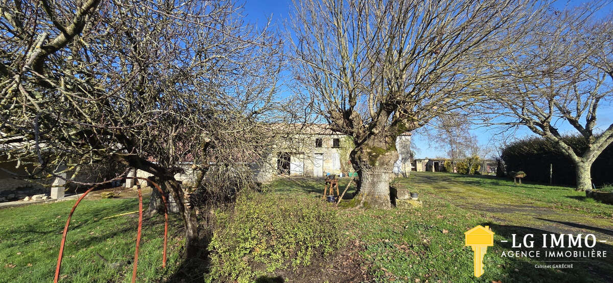Maison à MORTAGNE-SUR-GIRONDE