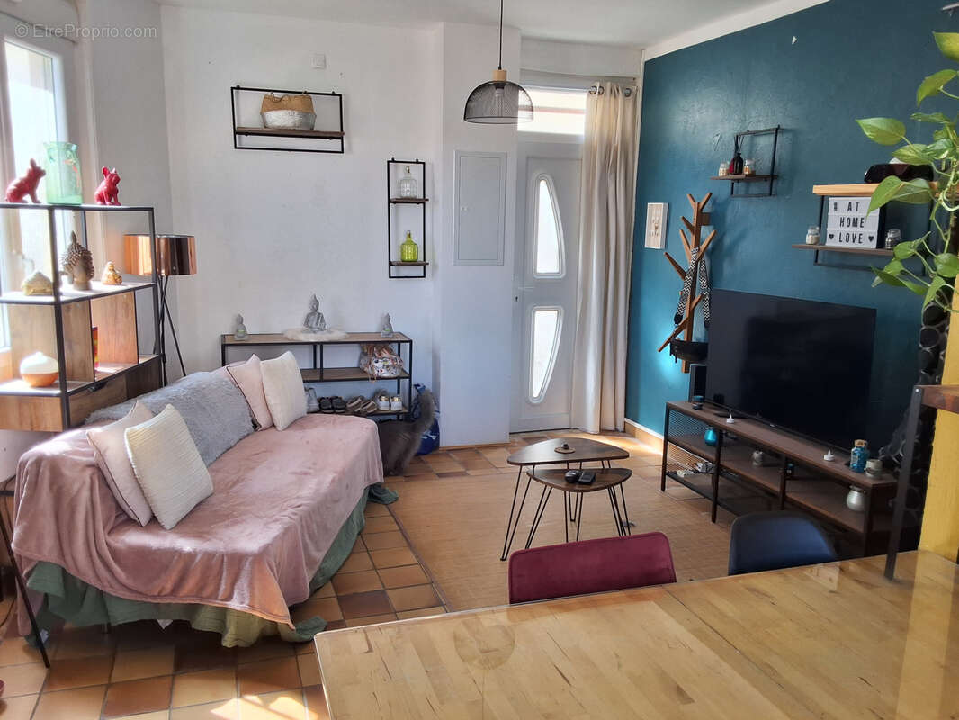 Appartement à MAUGUIO