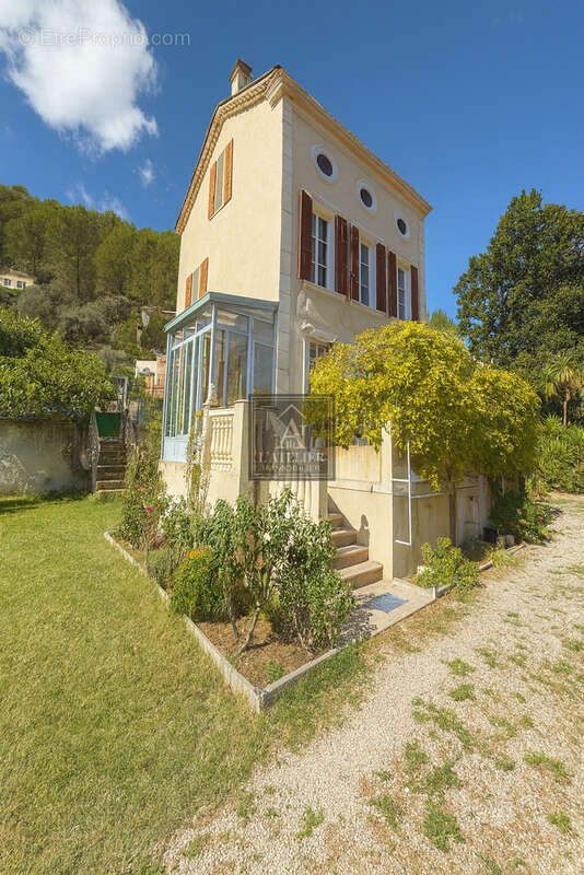 Maison à SOLLIES-TOUCAS