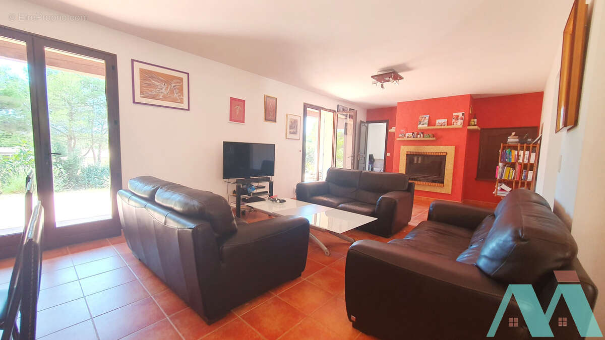 Maison 6 pièces 170 m2 sur terrain de 6500 m2 Signes - photo 6