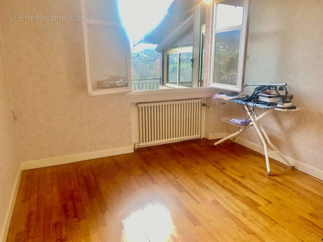 Maison à SOURCIEUX-LES-MINES