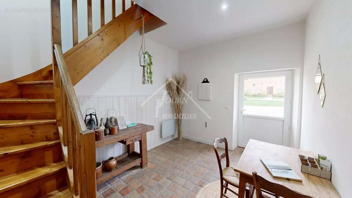 Maison à DOMPIERRE-SUR-BESBRE