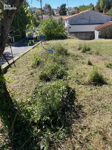 Saintes rive gauche,  terrain constructible 667 m2 - photo 4