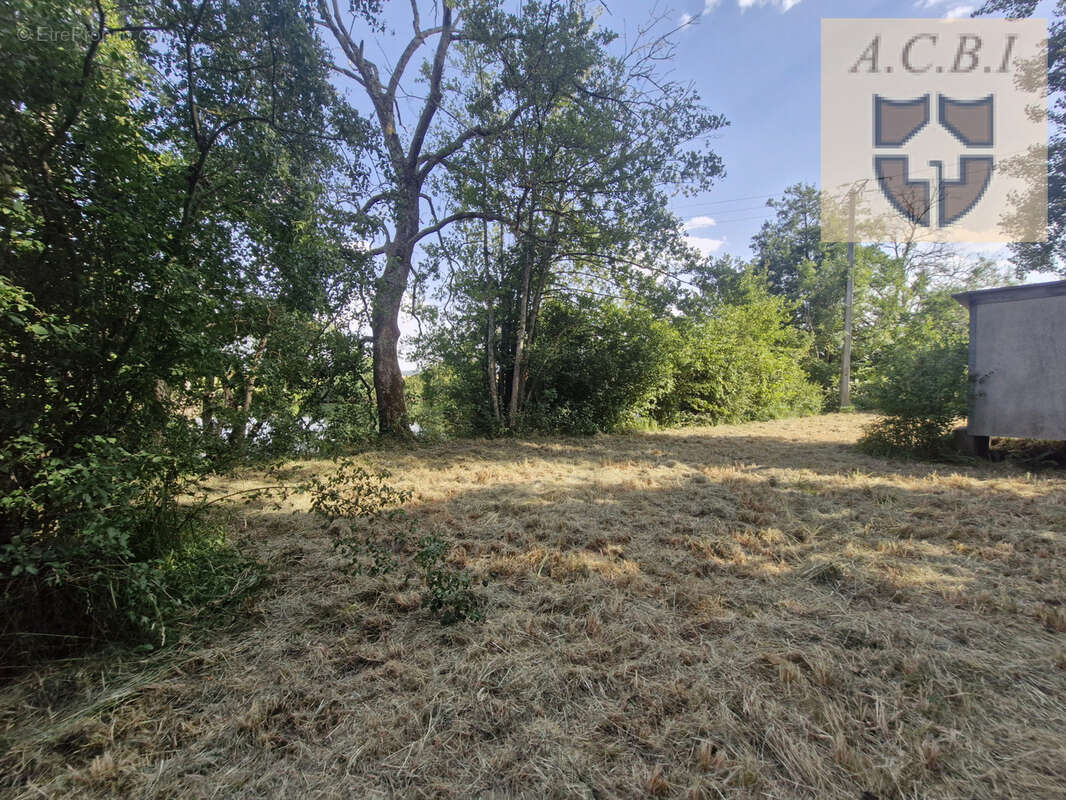 Terrain à PEZOU