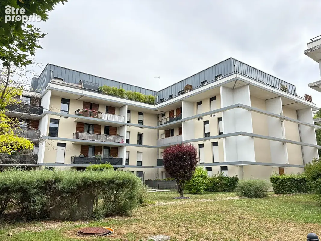RARE SUR LE MARCHÉ Appartement T2 avec balcon, vue Cathédrale et parking - photo 2