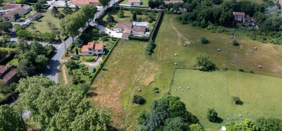 Terrain 530 m² à Calmont  - photo 2