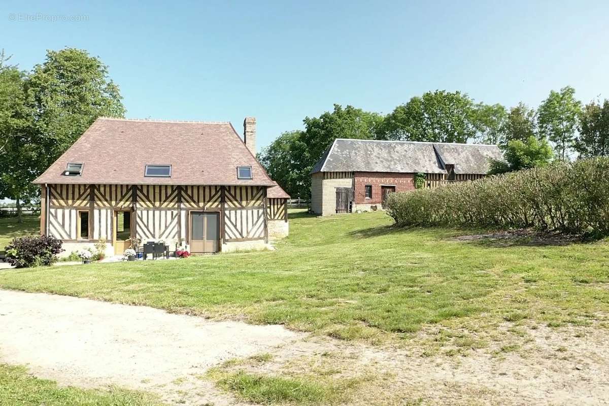 Maison à SAINT-PIERRE-SUR-DIVES