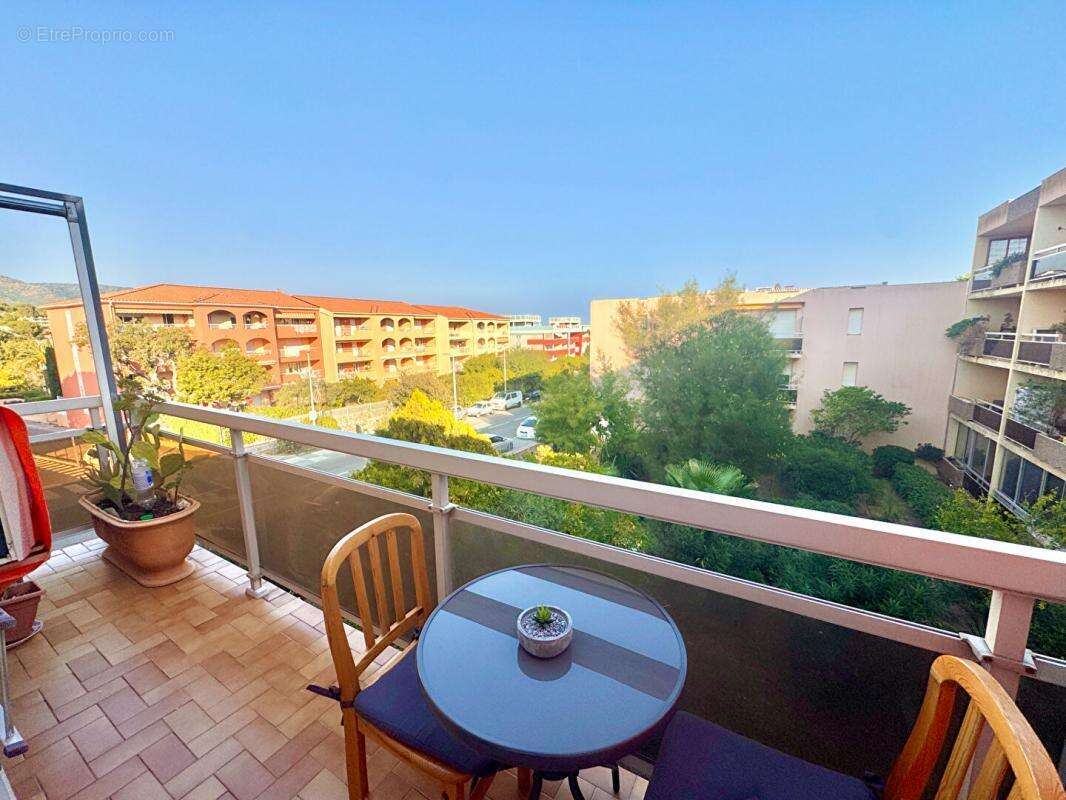 Appartement à BORMES-LES-MIMOSAS