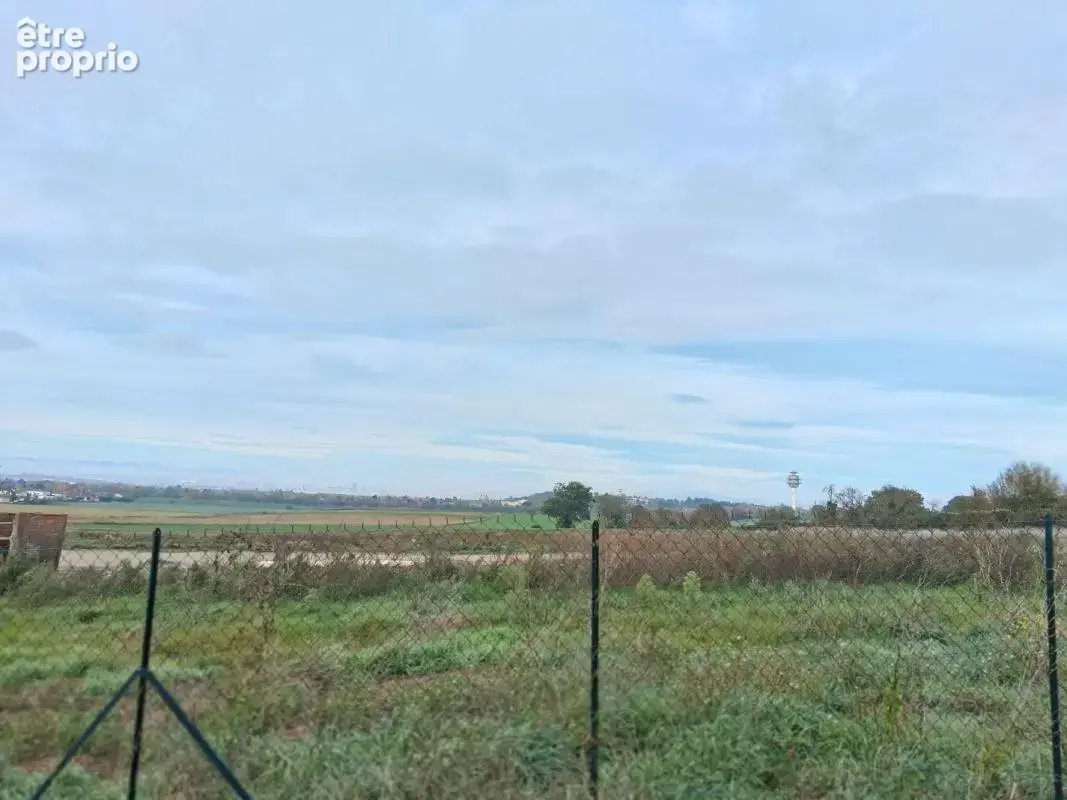 Terrain à GENAS