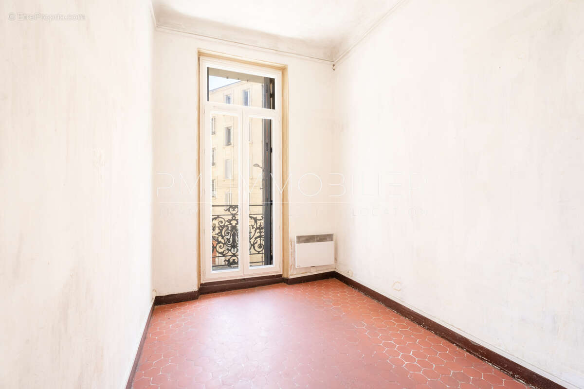 Appartement à MARSEILLE-2E