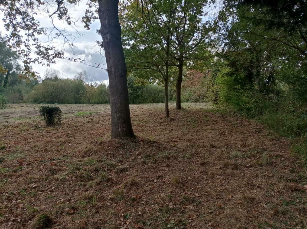 Terrain à GLISY
