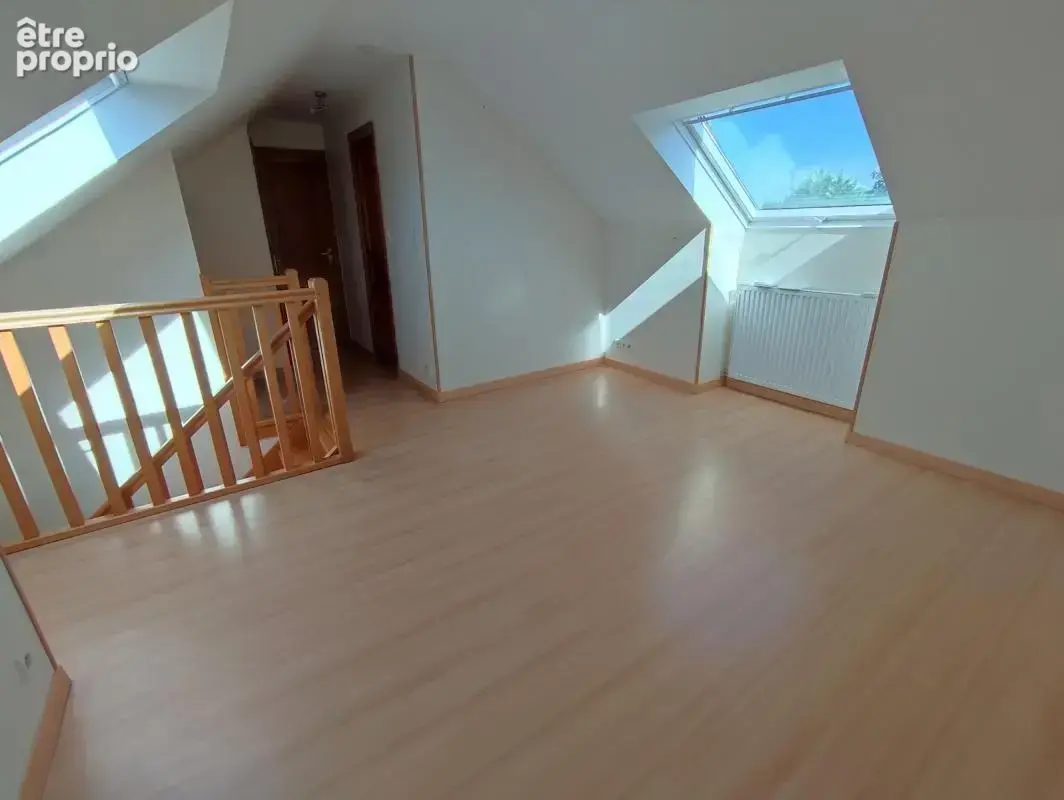 Maison 5 CHs, Bureau, Garage proche bourg - photo 12