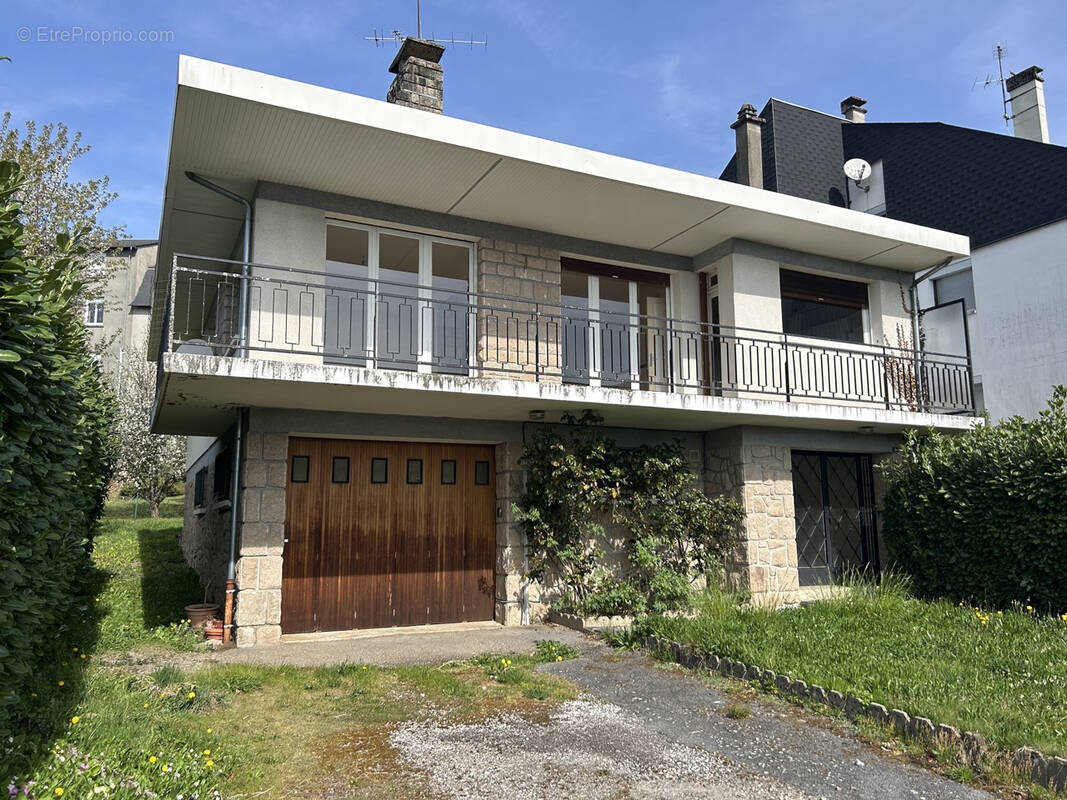 Maison à EGLETONS
