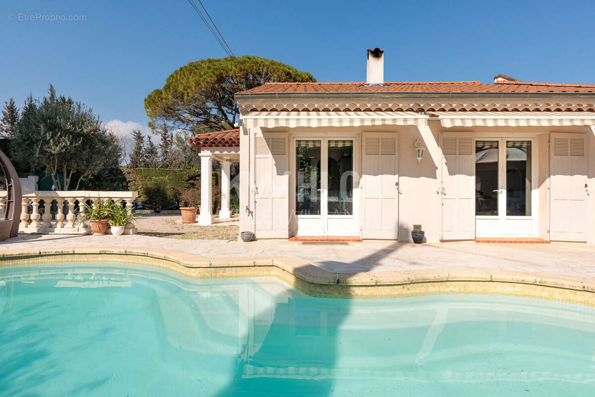 Maison à MOUGINS