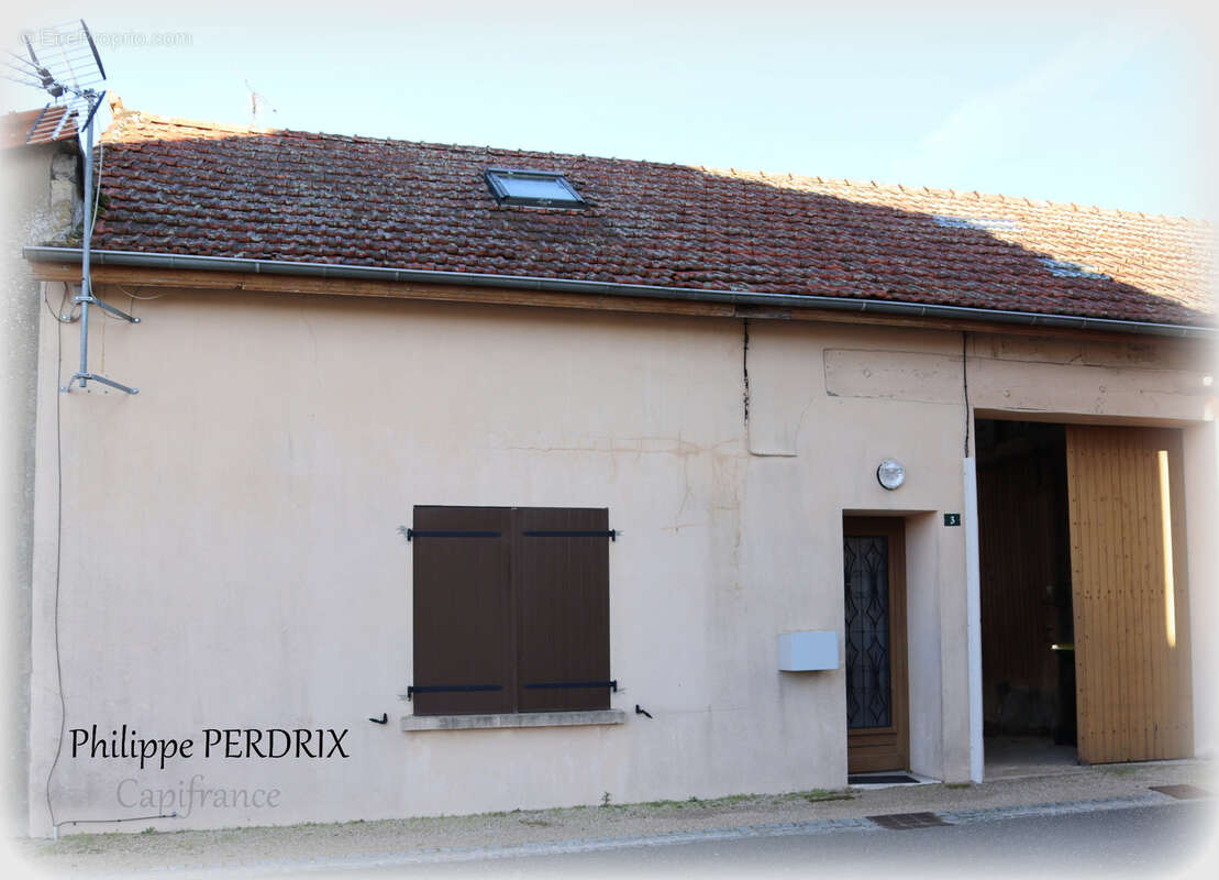 Dpt Saône et Loire (71), à vendre ROMENAY immeuble - 4 appartements et 1 local commercial - photo 9