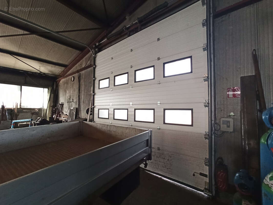 Commerce à AIXE-SUR-VIENNE