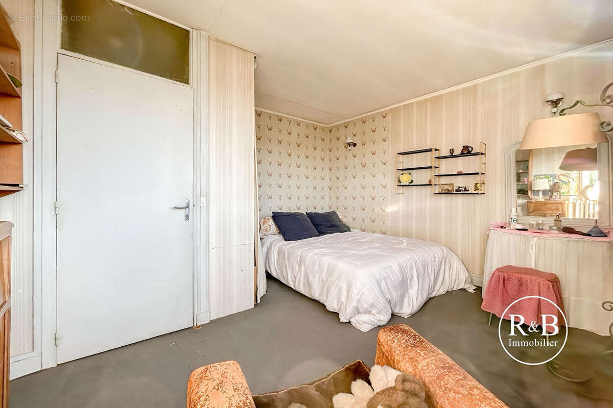 Maison à LES CLAYES-SOUS-BOIS