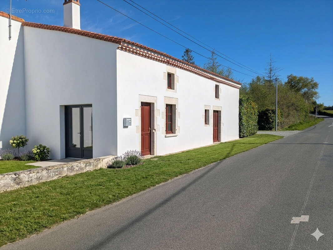 Maison à SAINTE-CECILE