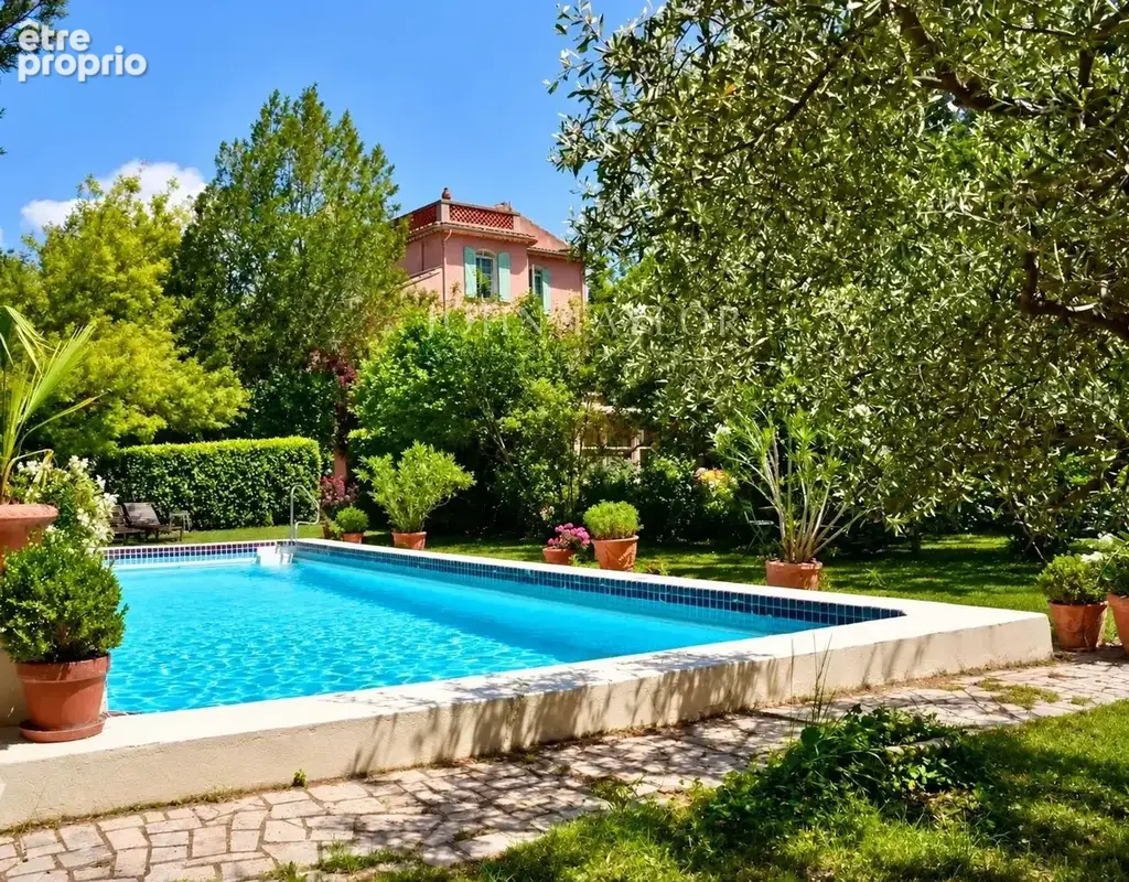 À vendre – Belle propriété du XIXe siècle à Orgon, à quelques minutes d’Eygalières - photo 2