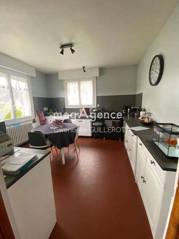 Maison neobretonne sur un vaste terrain constructible - photo 4