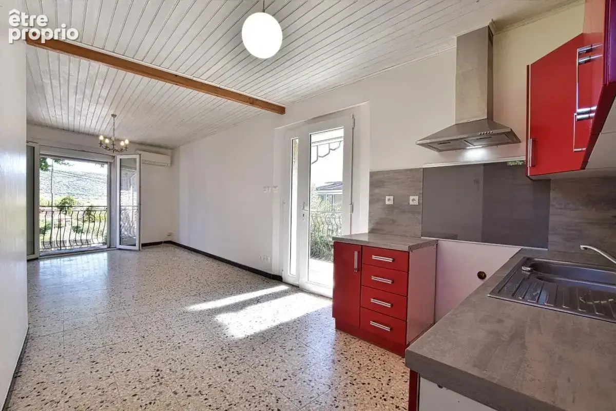 Maison de village rénovée, garage et potentiel d’aménagement - photo 2
